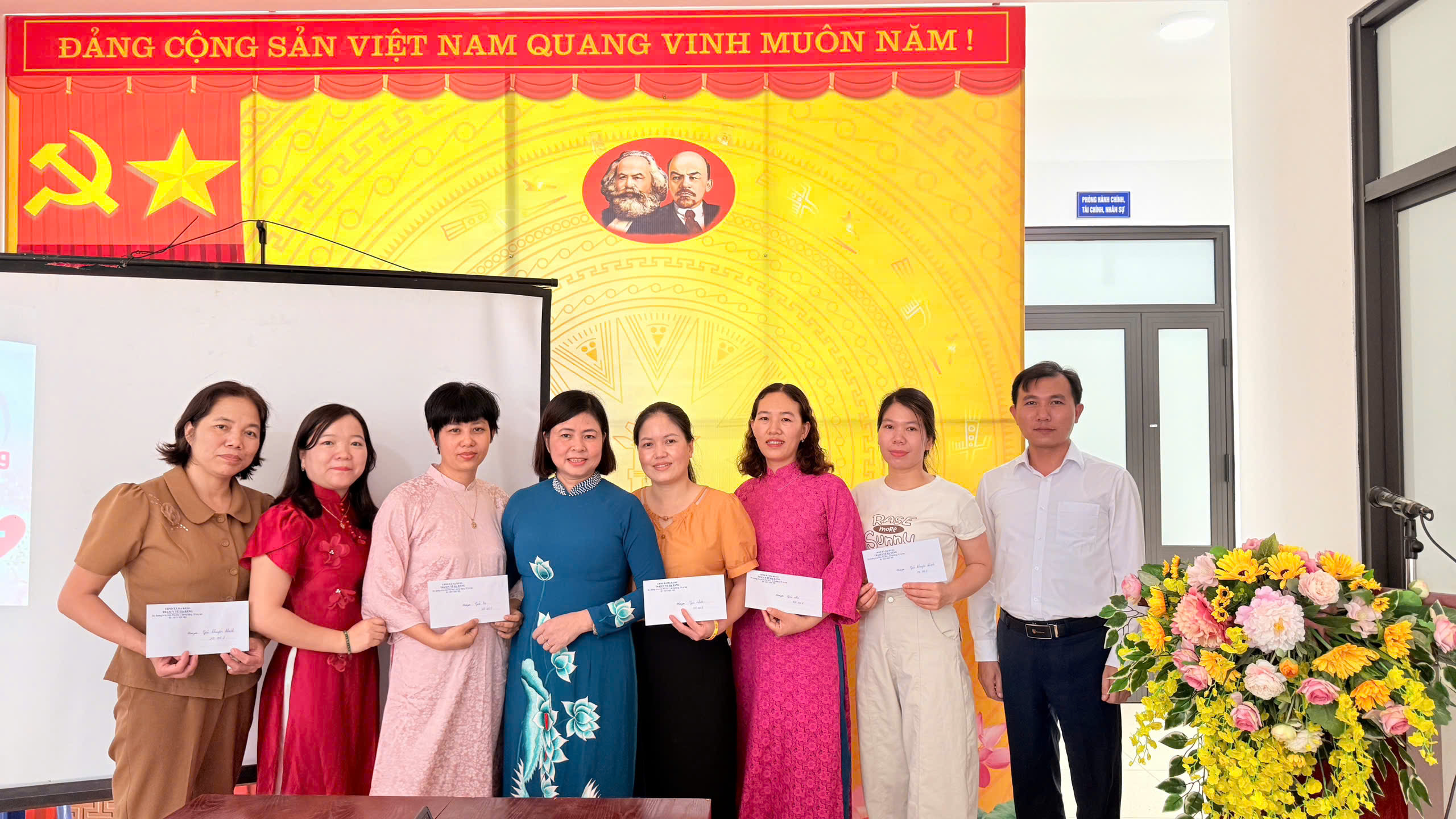 TRẠM Y TẾ XÃ HẠ BẰNG LONG TRỌNG TỔ CHỨC LỄ KỶ NIỆM NGÀY QUỐC TẾ ĐIỀU DƯỠNG 12/5/2026