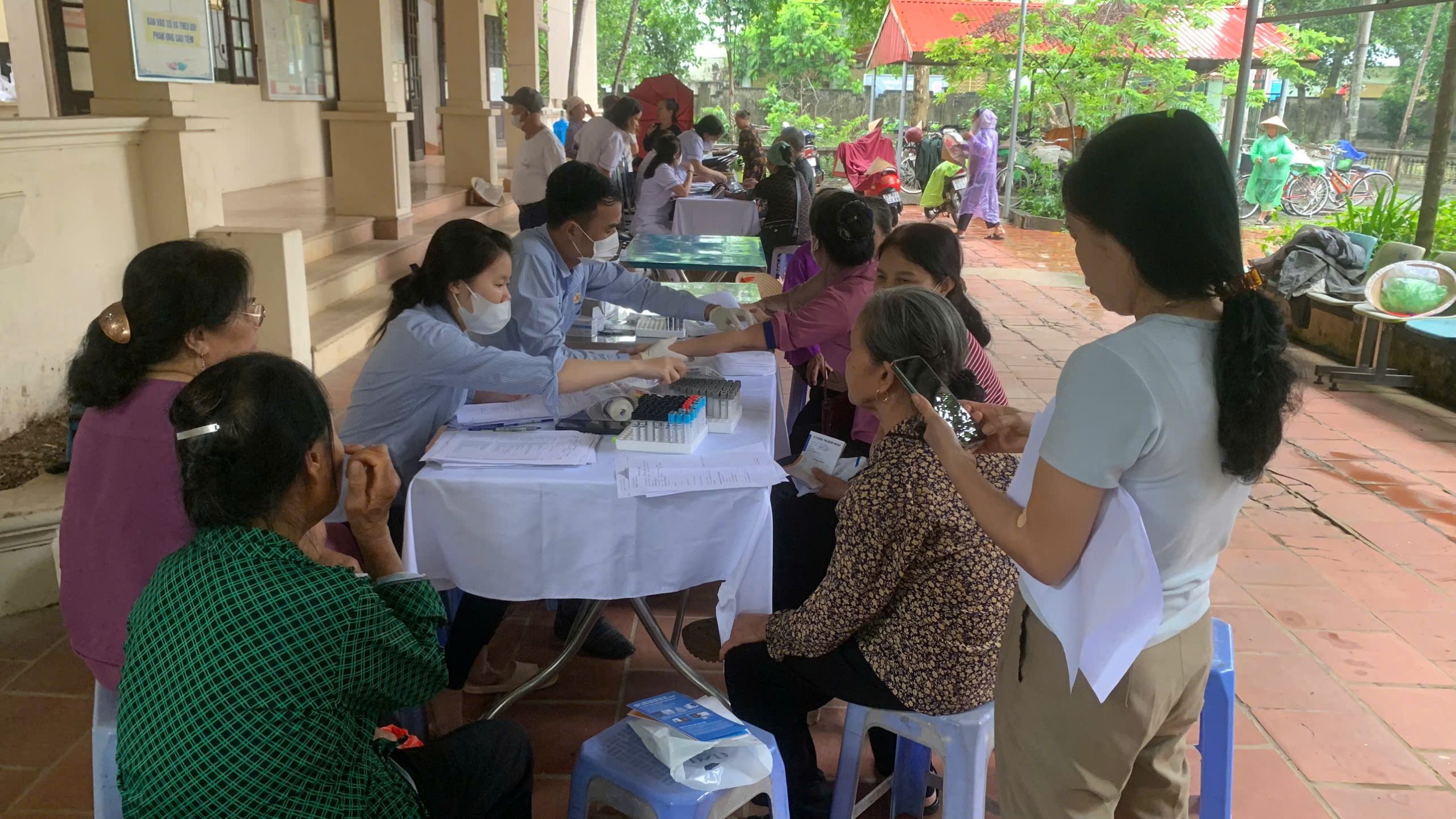TRẠM Y TẾ XÃ HẠ BẰNG TỔ CHỨC KHÁM SÀNG LỌC Y TẾ ĐỢT II NĂM 2026 CHO NGƯỜI DÂN TẠI ĐIỂM Y TẾ TÂN XÃ