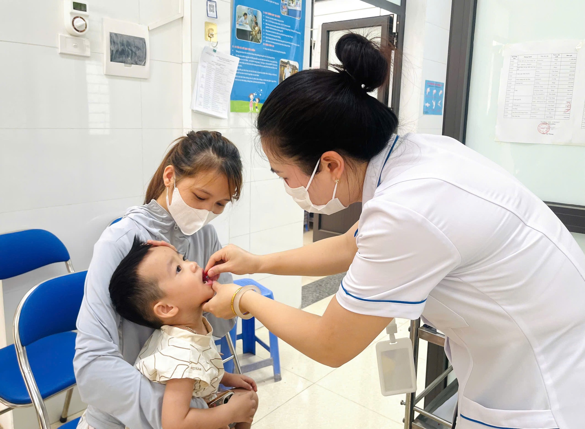 RỘN RÀNG NGÀY ĐẦU THỰC HIỆN CHIẾN DỊCH BỔ SUNG VITAMIN A ĐỢT 1 VÀ TRIỂN KHAI CÁC HOẠT ĐỘNG NGÀY VI CHẤT DINH DƯỠNG NĂM 2026