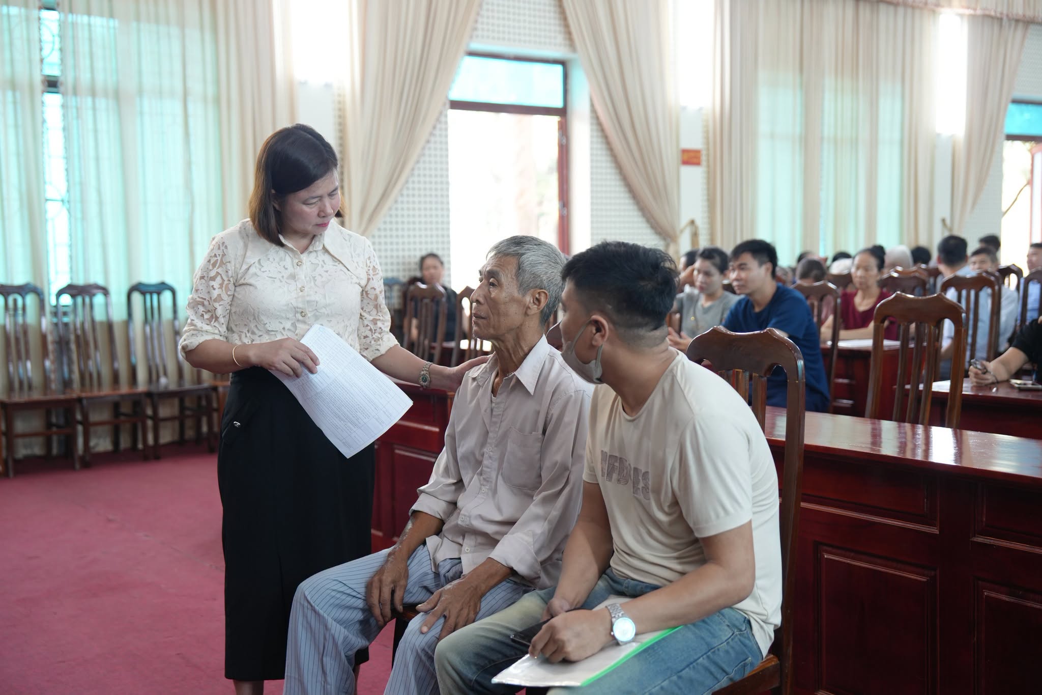 TRẠM Y TẾ XÃ HẠ BẰNG THAM GIA ĐÁNH GIÁ MỨC ĐỘ KHUYẾT TẬT CHO 43 ĐỐI TƯỢNG TRÊN ĐỊA BÀN