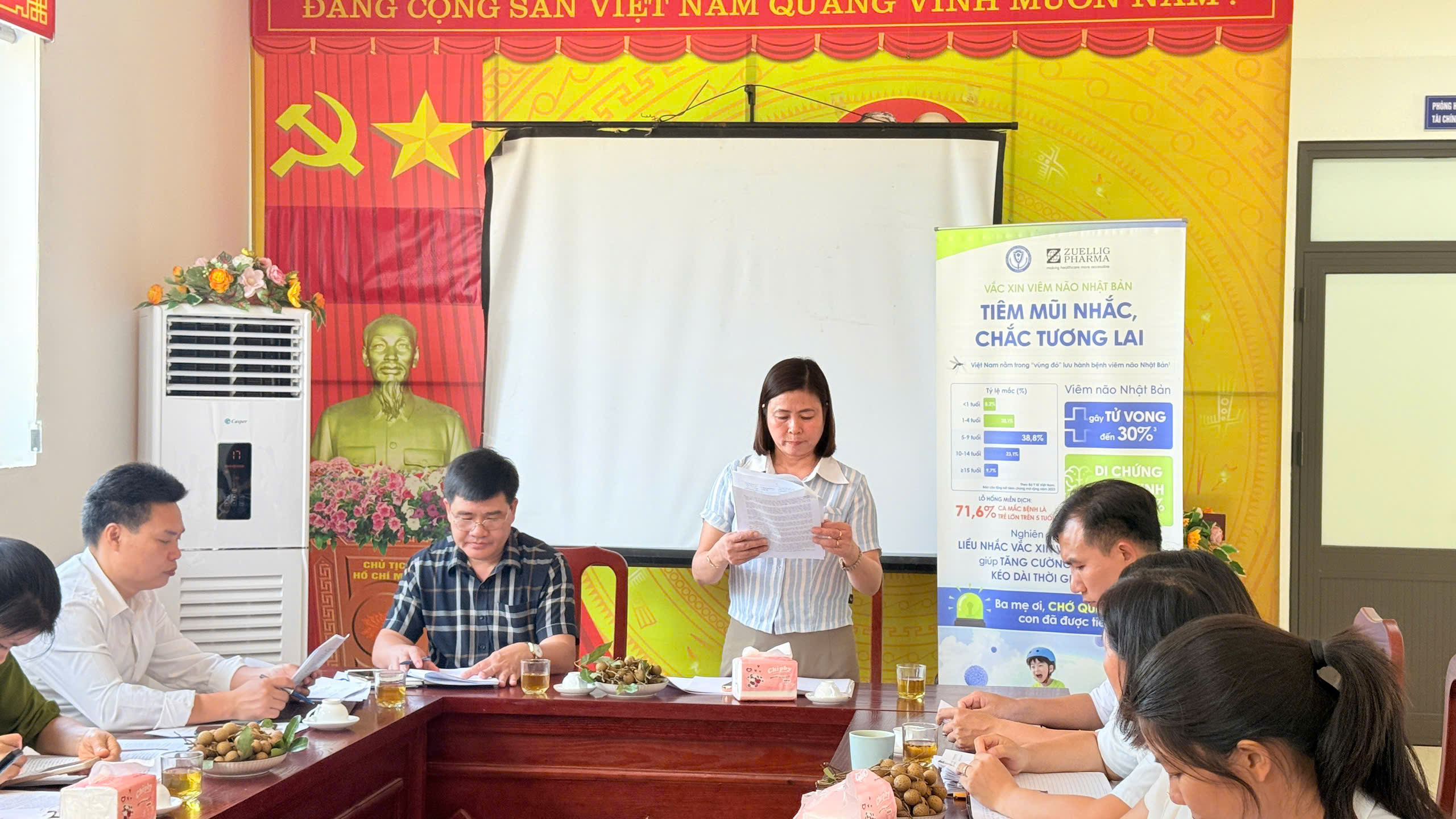 Trạm Y tế xã Hạ Bằng tiếp Đoàn kiểm tra của Ban Thường vụ Đảng ủy về thực hiện Nghị quyết số 57-NQ/TW