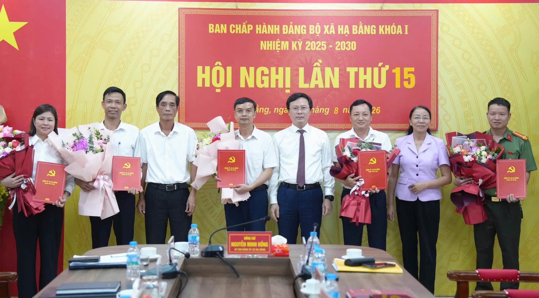 Tự hào người cán bộ Y tế cơ sở: Đồng chí Cấn Thị Nhung – Giám đốc Trạm Y tế xã Hạ Bằng tham gia Ban Chấp hành Đảng bộ xã, nhiệm kỳ 2025–2030